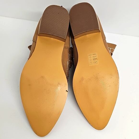 Cape Robbin Womens Vegan Leather Tan Cutout Pull On Tab 1.5" Heel Booties Size 8 - Picture 8 of 9